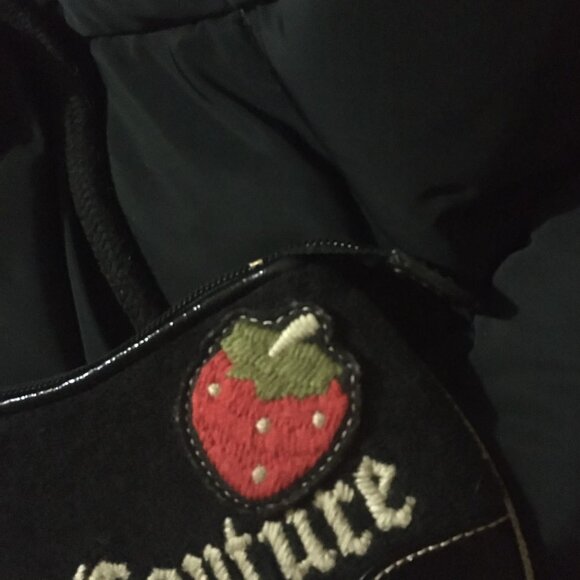 SOLD.  Rare JUICY COUTURE STRAWBERRY 🍓 AUTHENTIC SMALL PURSE - Picture 6 of 14